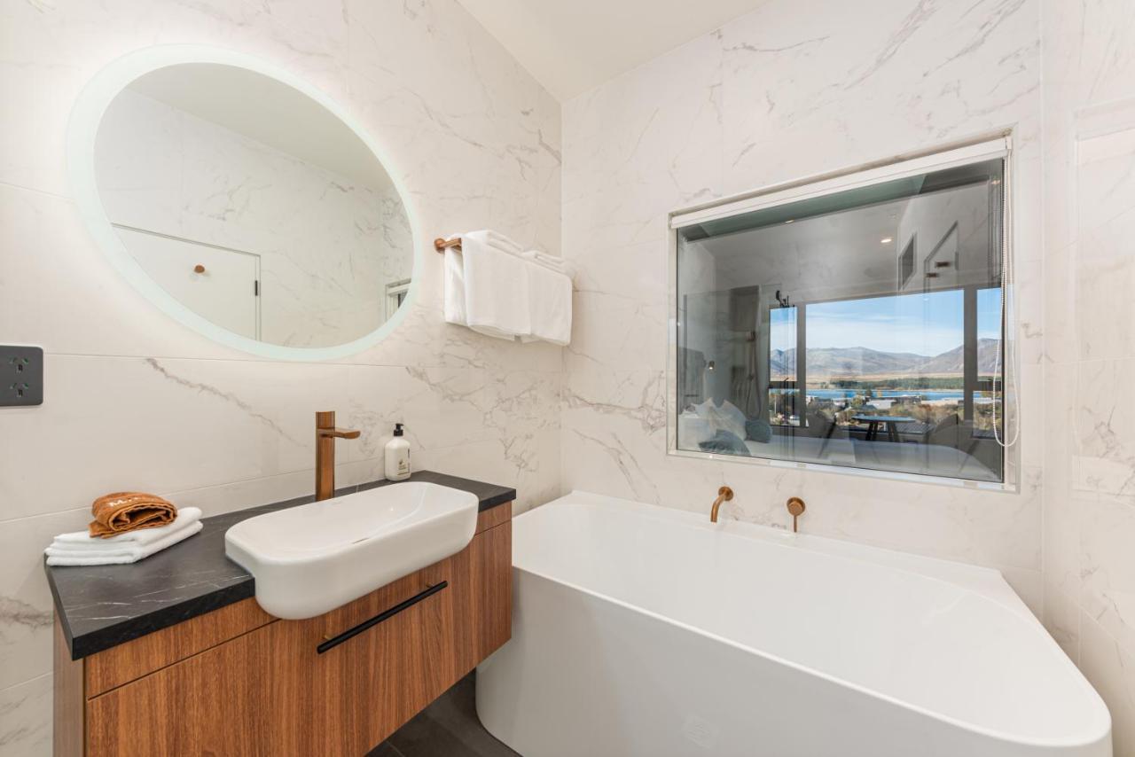 Galaxy Boutique Hotel Lake Tekapo Ngoại thất bức ảnh Bathroom
