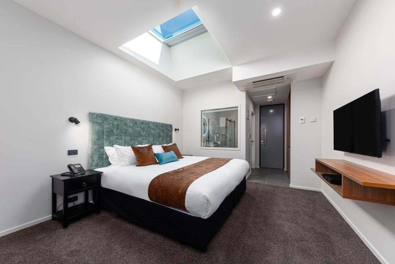Galaxy Boutique Hotel Lake Tekapo Ngoại thất bức ảnh A room at the hotel