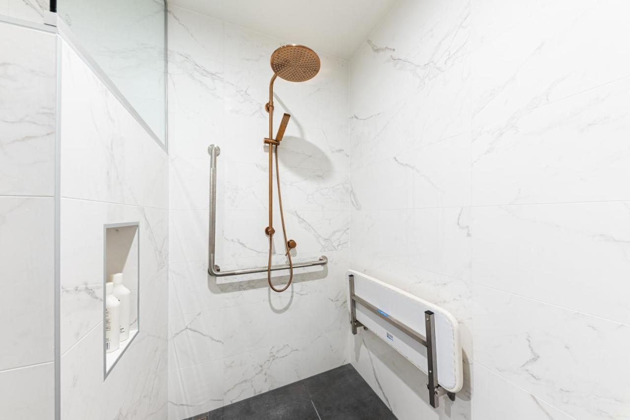Galaxy Boutique Hotel Lake Tekapo Ngoại thất bức ảnh Shower seat