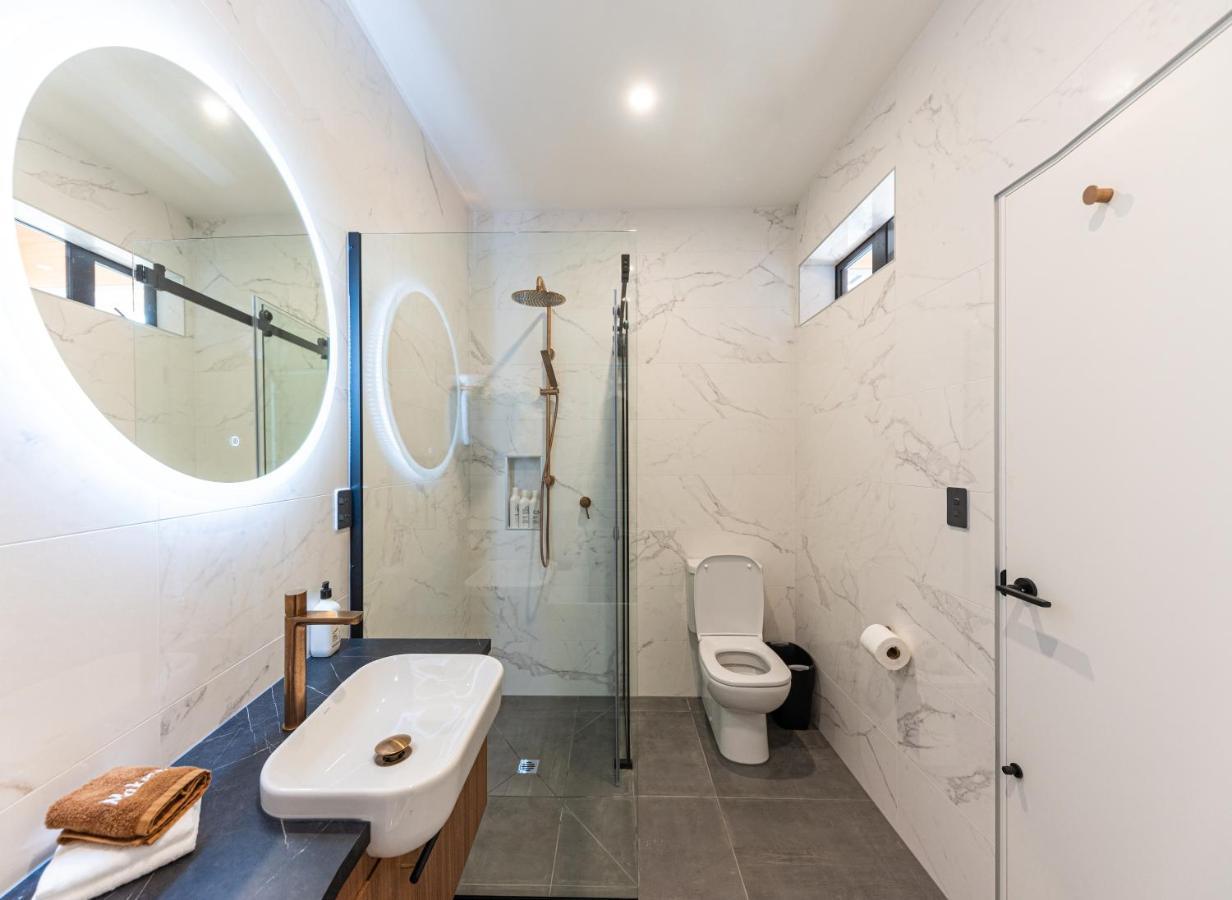 Galaxy Boutique Hotel Lake Tekapo Ngoại thất bức ảnh Bathroom