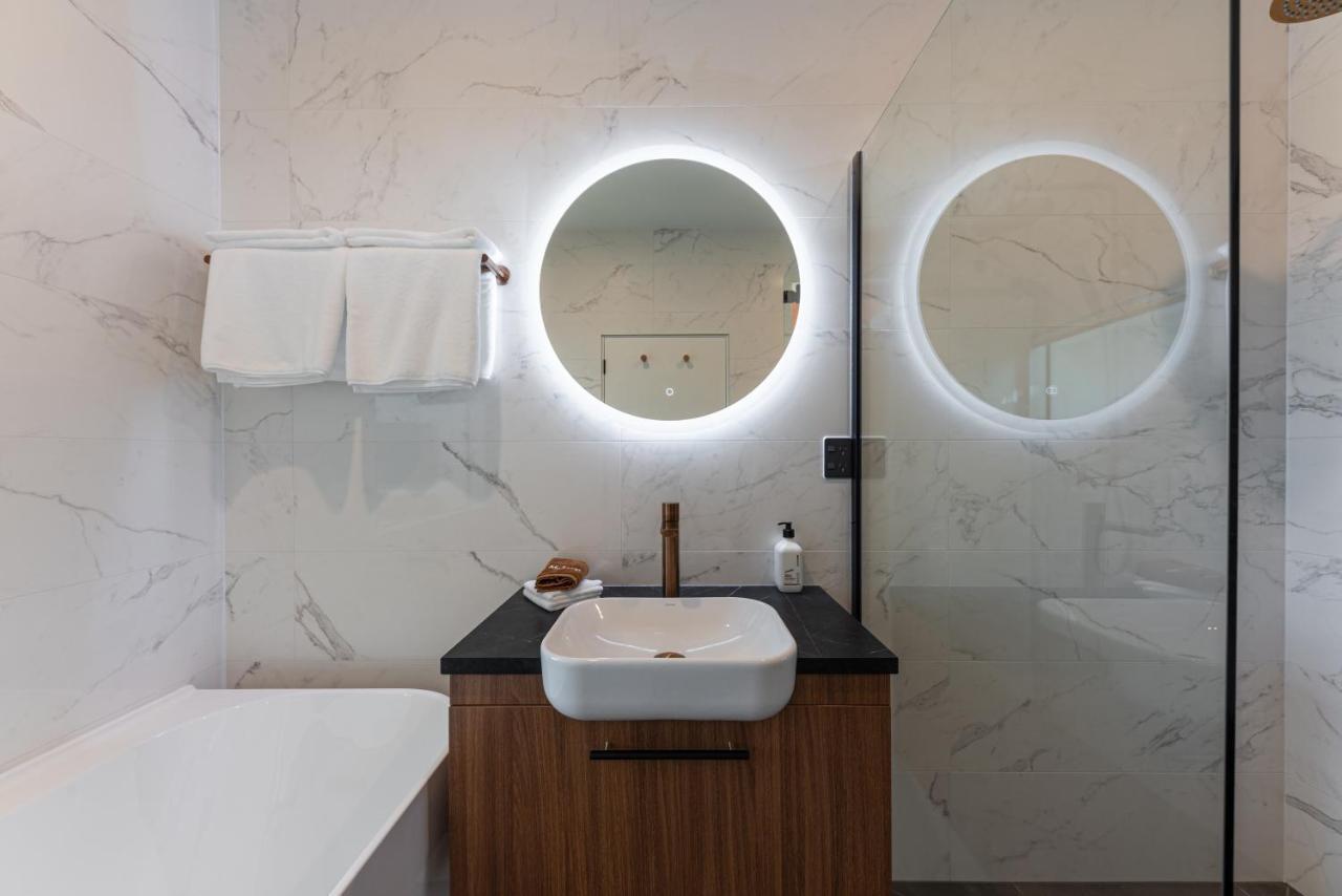 Galaxy Boutique Hotel Lake Tekapo Ngoại thất bức ảnh Bathroom